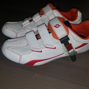 Peloton Bicycling Shoes Size 9.5